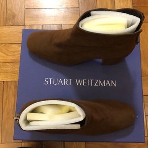 Brand NEW Stuart Weitzman suede booties